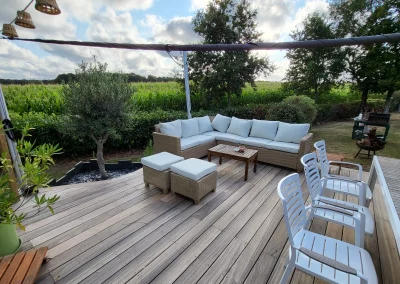 Rénover votre terrasse en bois : Guide complet